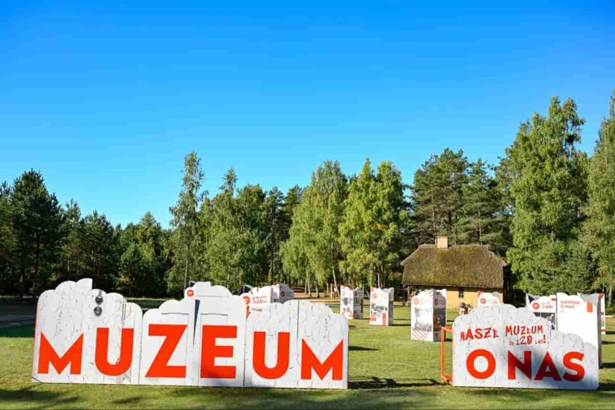 Dwór z Dąbrówki na 120-lecie skansenu we Wdzydzach